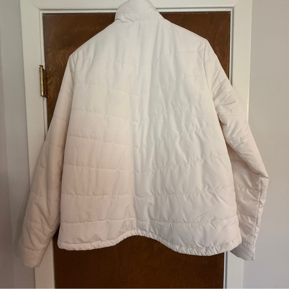 Women's North Face White Puffer Jacket - Picture 3 of 3